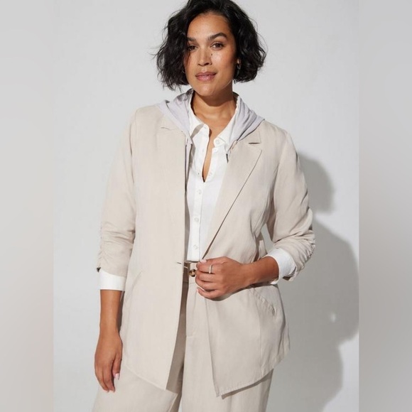 torrid Jackets & Blazers - Torrid Studio Linen Blazer - NEW -Size 30 (6)